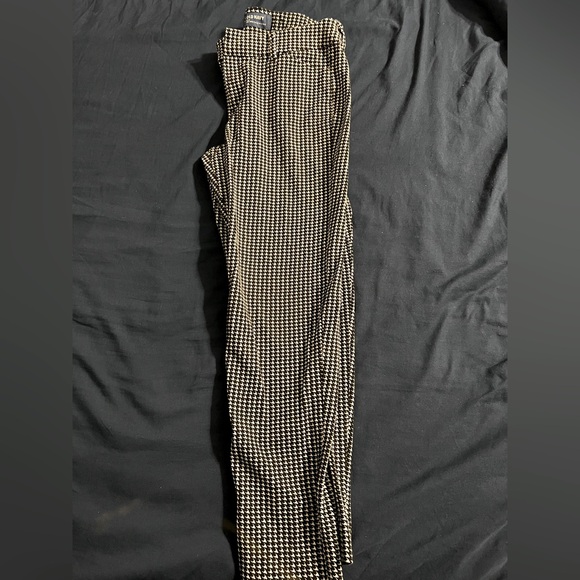 Old Navy Houndstooth Capris - Picture 1 of 2